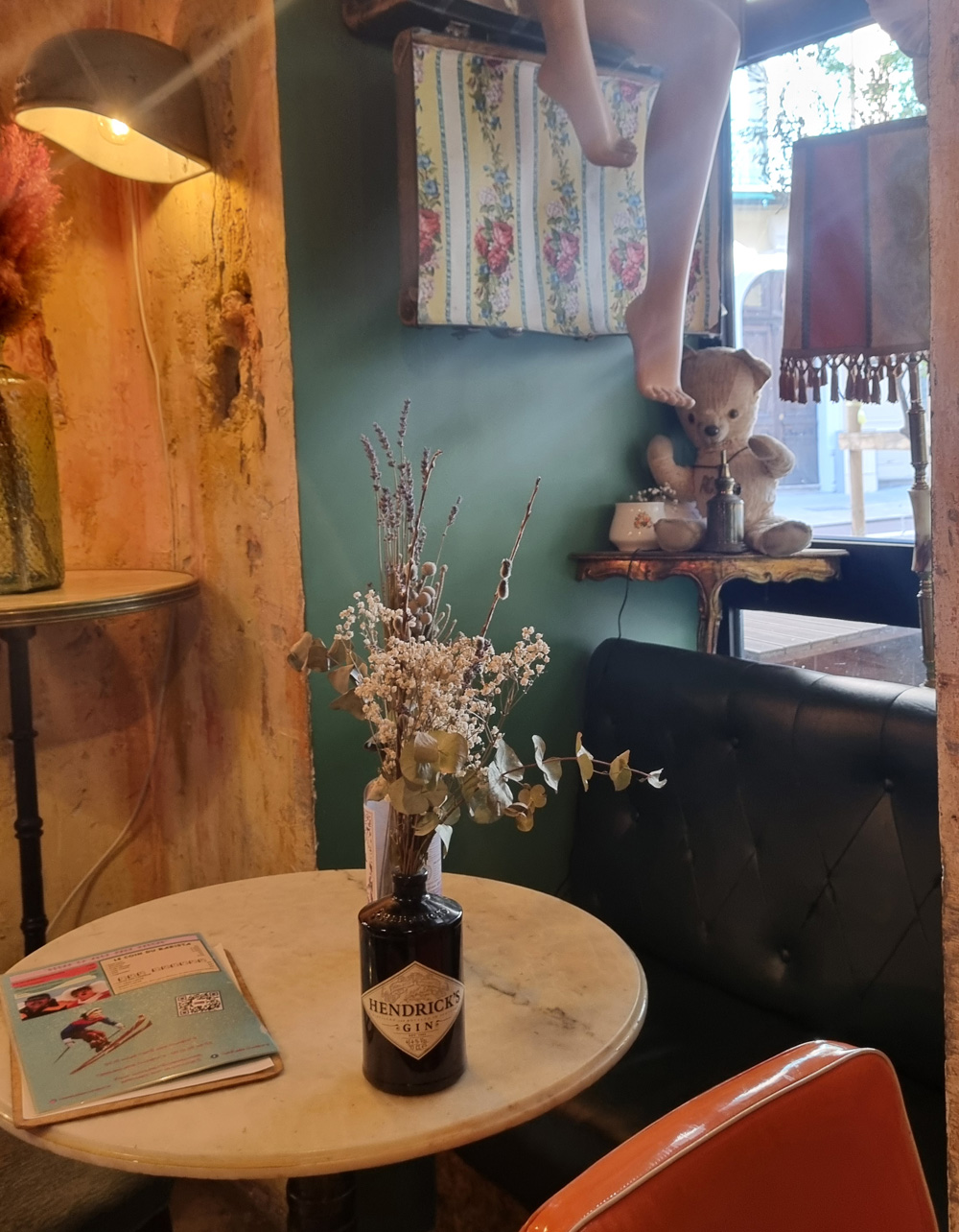 Interior del Café des Chineurs